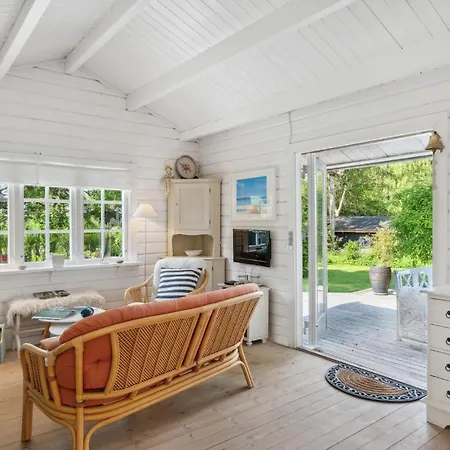 3 Bedroom Stunning In Dronningmlle Dom wakacyjny